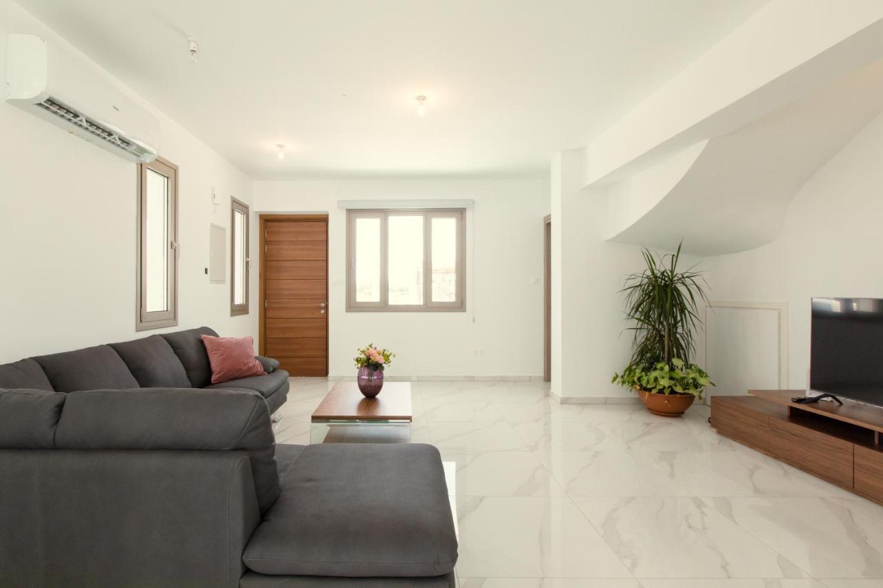 Palm Tree Villas Livadhia Extérieur photo
