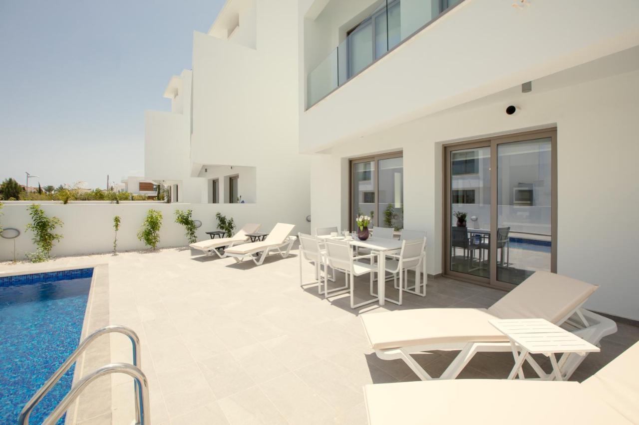 Palm Tree Villas Livadhia Extérieur photo