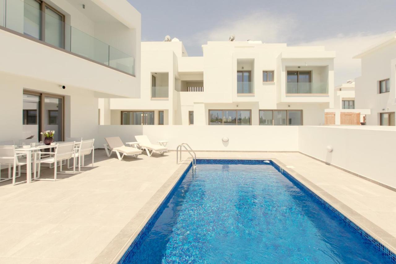 Palm Tree Villas Livadhia Extérieur photo